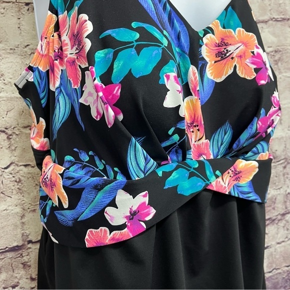 Land’s End Black Floral Swim Tankini Top - Picture 3 of 10
